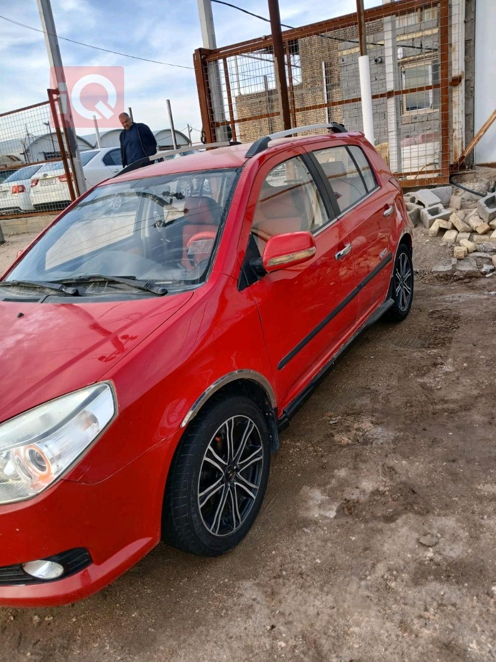 جيلي MK كروس